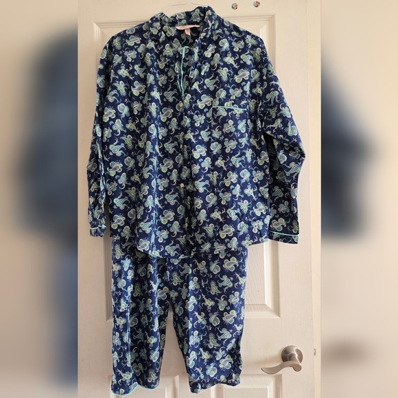 Victoria Secrets Paisley Patterned Pyjama Set - Picture 4 of 15